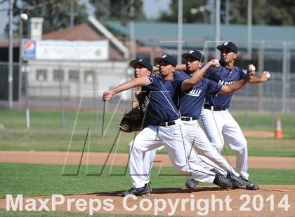 Thumbnail 2 in Tustin @ La Salle photogallery.