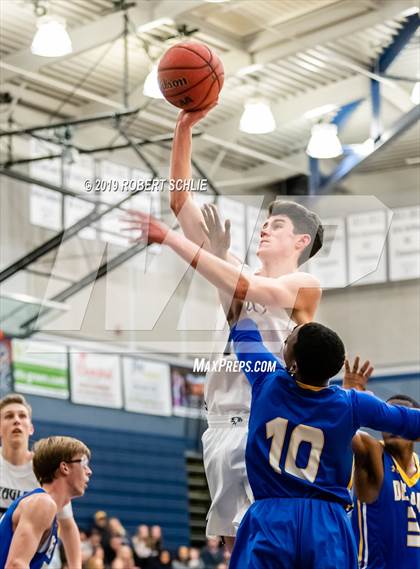 Thumbnail 2 in Del Campo @ Vista del Lago photogallery.
