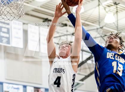 Thumbnail 1 in Del Campo @ Vista del Lago photogallery.