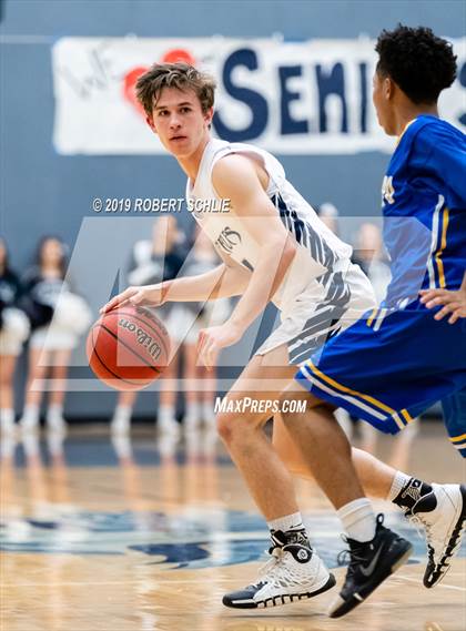 Thumbnail 2 in Del Campo @ Vista del Lago photogallery.