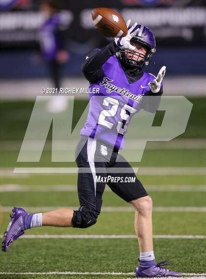Thumbnail 2 in Bryant vs. Fayetteville (AAA 7A Final) photogallery.
