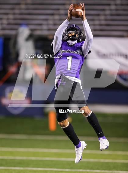 Thumbnail 2 in Bryant vs. Fayetteville (AAA 7A Final) photogallery.