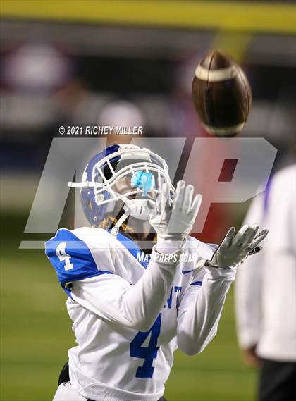 Thumbnail 2 in Bryant vs. Fayetteville (AAA 7A Final) photogallery.