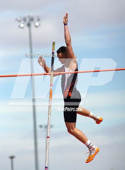 Thumbnail 3 in Bulldog Invitational photogallery.