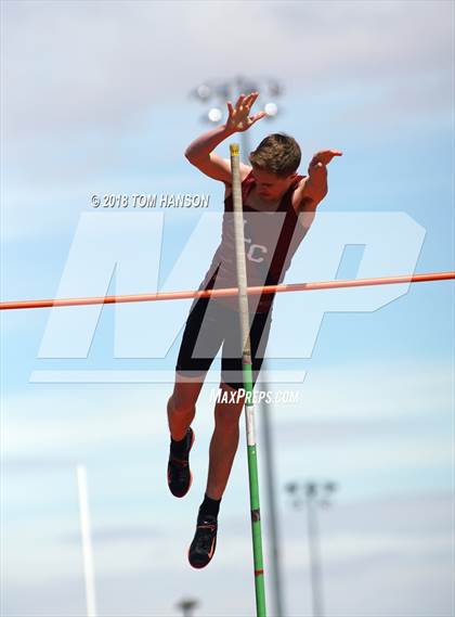 Thumbnail 1 in Bulldog Invitational photogallery.