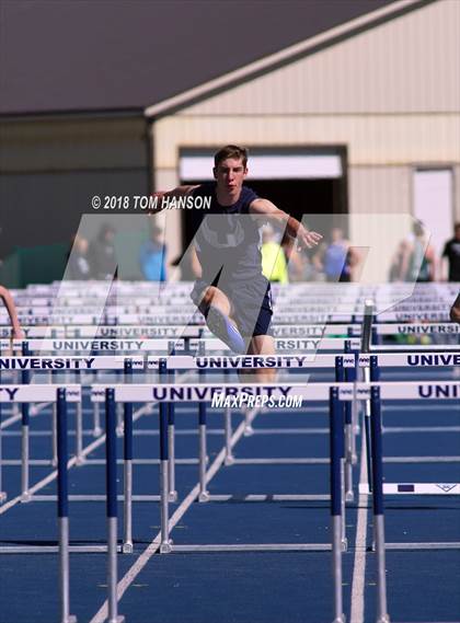 Thumbnail 3 in Bulldog Invitational photogallery.