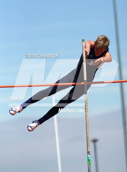 Thumbnail 3 in Bulldog Invitational photogallery.