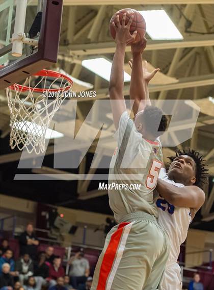 Thumbnail 3 in DeMatha Catholic vs Bishop Gorman (Spalding Hoophall Classic) photogallery.