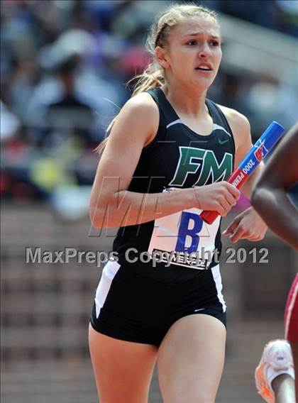 Thumbnail 3 in Penn Relays (4x800 Final) photogallery.