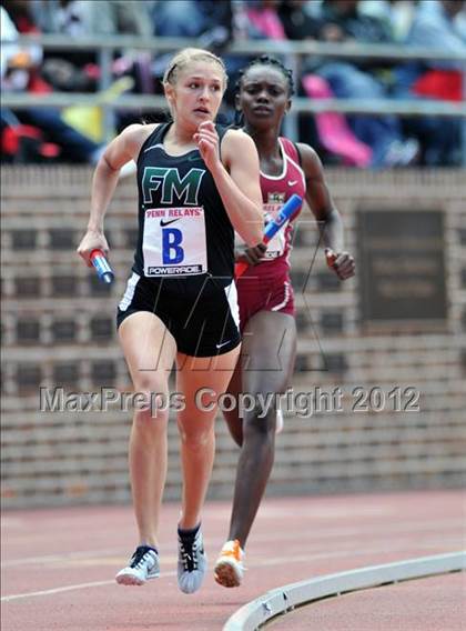 Thumbnail 1 in Penn Relays (4x800 Final) photogallery.