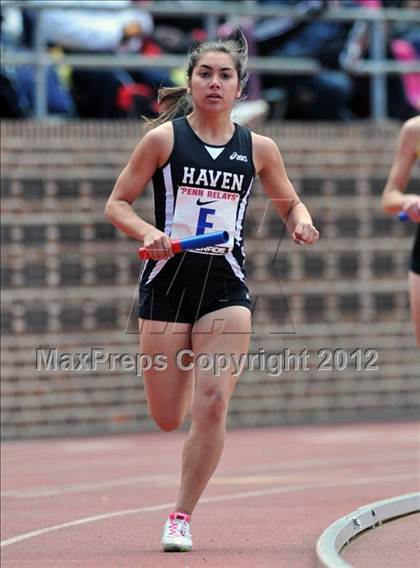 Thumbnail 2 in Penn Relays (4x800 Final) photogallery.