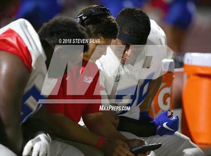 Thumbnail 3 in Cathedral Catholic vs. Serra Gardena (Honor Bowl) photogallery.