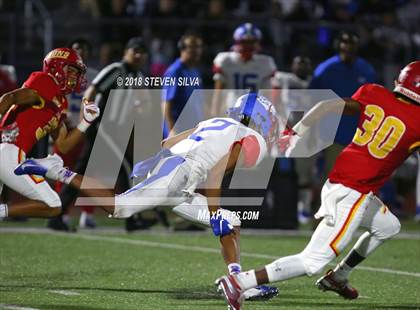 Thumbnail 3 in Cathedral Catholic vs. Serra Gardena (Honor Bowl) photogallery.