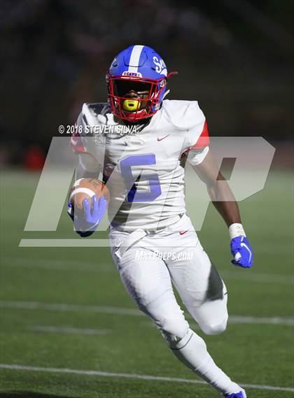 Thumbnail 2 in Cathedral Catholic vs. Serra Gardena (Honor Bowl) photogallery.
