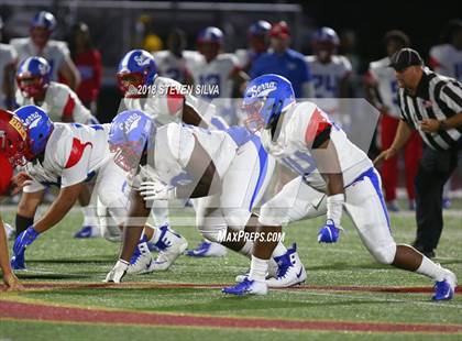 Thumbnail 1 in Cathedral Catholic vs. Serra Gardena (Honor Bowl) photogallery.