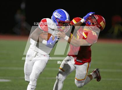 Thumbnail 3 in Cathedral Catholic vs. Serra Gardena (Honor Bowl) photogallery.