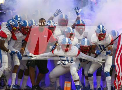 Thumbnail 3 in Cathedral Catholic vs. Serra Gardena (Honor Bowl) photogallery.