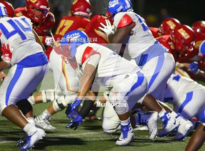 Thumbnail 2 in Cathedral Catholic vs. Serra Gardena (Honor Bowl) photogallery.