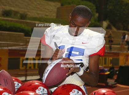 Thumbnail 2 in Cathedral Catholic vs. Serra Gardena (Honor Bowl) photogallery.
