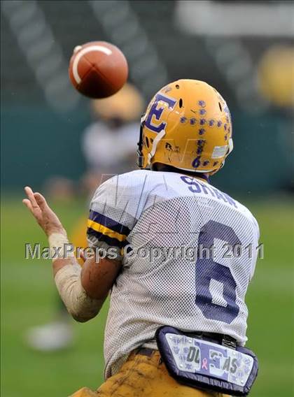 Thumbnail 3 in Madison vs. Escalon (CIF State D3 Final) photogallery.