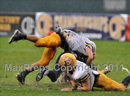 Thumbnail 3 in Madison vs. Escalon (CIF State D3 Final) photogallery.