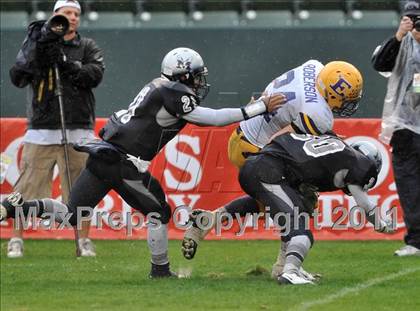 Thumbnail 1 in Madison vs. Escalon (CIF State D3 Final) photogallery.
