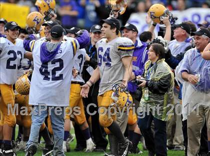 Thumbnail 1 in Madison vs. Escalon (CIF State D3 Final) photogallery.