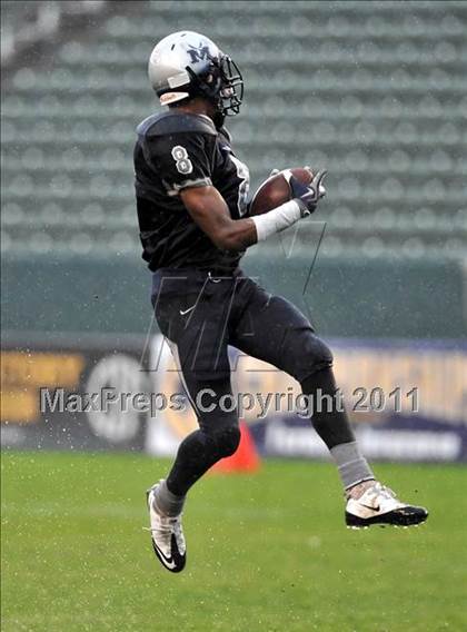 Thumbnail 2 in Madison vs. Escalon (CIF State D3 Final) photogallery.