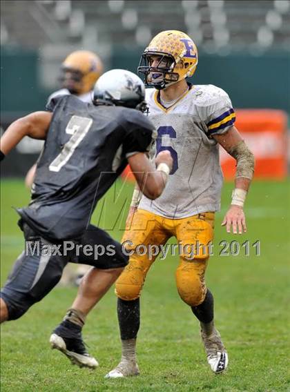 Thumbnail 2 in Madison vs. Escalon (CIF State D3 Final) photogallery.
