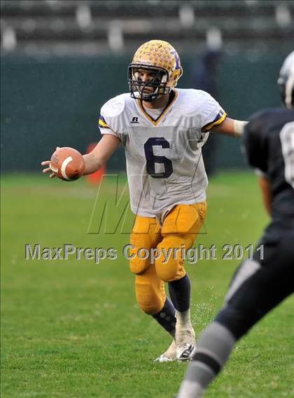 Thumbnail 3 in Madison vs. Escalon (CIF State D3 Final) photogallery.
