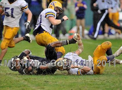 Thumbnail 2 in Madison vs. Escalon (CIF State D3 Final) photogallery.