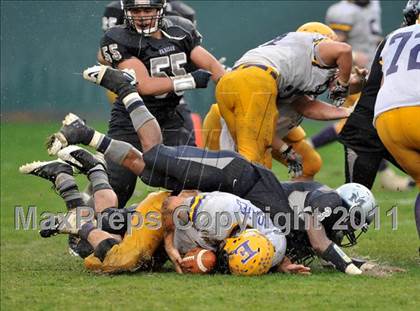 Thumbnail 2 in Madison vs. Escalon (CIF State D3 Final) photogallery.