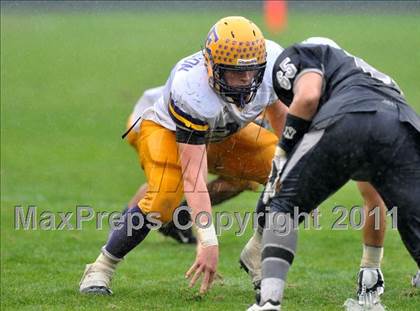 Thumbnail 2 in Madison vs. Escalon (CIF State D3 Final) photogallery.