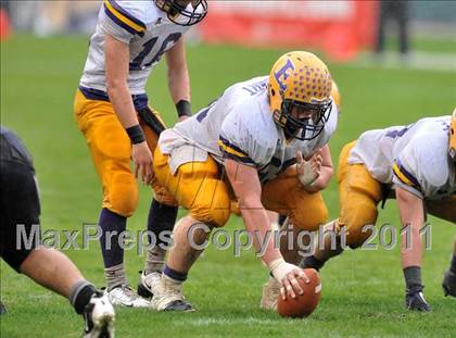 Thumbnail 1 in Madison vs. Escalon (CIF State D3 Final) photogallery.