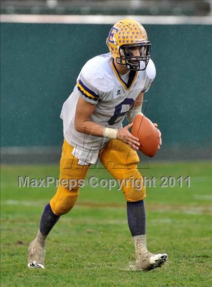 Thumbnail 1 in Madison vs. Escalon (CIF State D3 Final) photogallery.