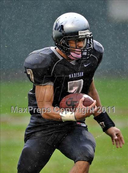 Thumbnail 2 in Madison vs. Escalon (CIF State D3 Final) photogallery.