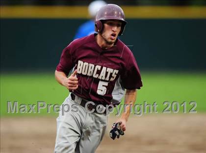 Thumbnail 1 in Southington vs. South Windsor (CIAC Class LL Semifinal) photogallery.