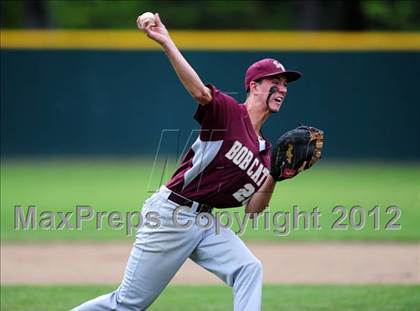 Thumbnail 1 in Southington vs. South Windsor (CIAC Class LL Semifinal) photogallery.