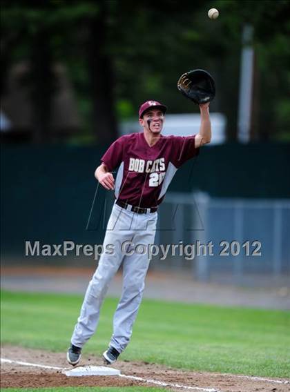 Thumbnail 1 in Southington vs. South Windsor (CIAC Class LL Semifinal) photogallery.