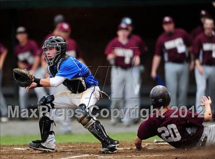 Thumbnail 2 in Southington vs. South Windsor (CIAC Class LL Semifinal) photogallery.