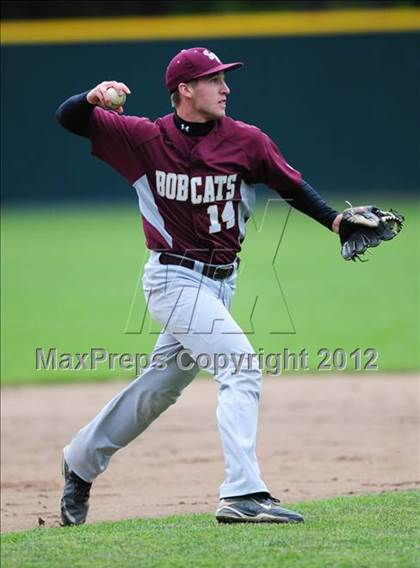 Thumbnail 1 in Southington vs. South Windsor (CIAC Class LL Semifinal) photogallery.
