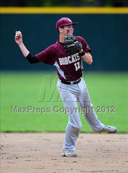 Thumbnail 3 in Southington vs. South Windsor (CIAC Class LL Semifinal) photogallery.