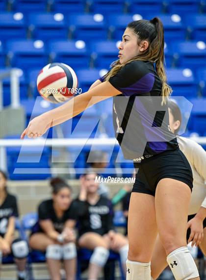 Thumbnail 2 in Taft @ Warren photogallery.