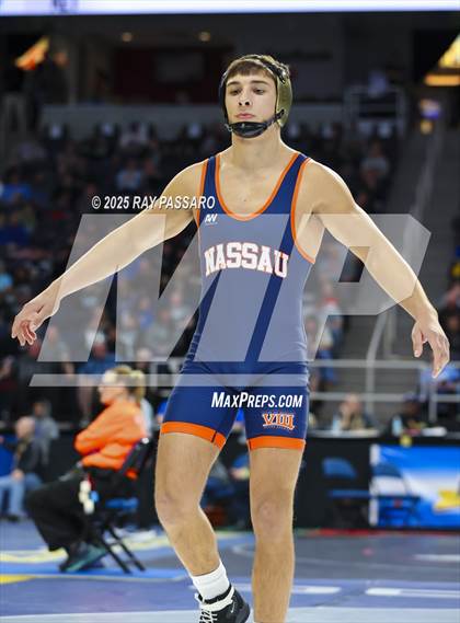 Thumbnail 3 in NYSPHSAA Finals (Round 1) photogallery.