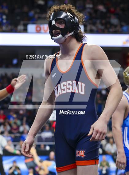 Thumbnail 1 in NYSPHSAA Finals (Round 1) photogallery.