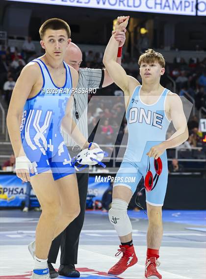 Thumbnail 1 in NYSPHSAA Finals (Round 1) photogallery.