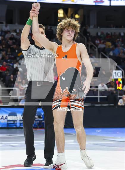 Thumbnail 1 in NYSPHSAA Finals (Round 1) photogallery.