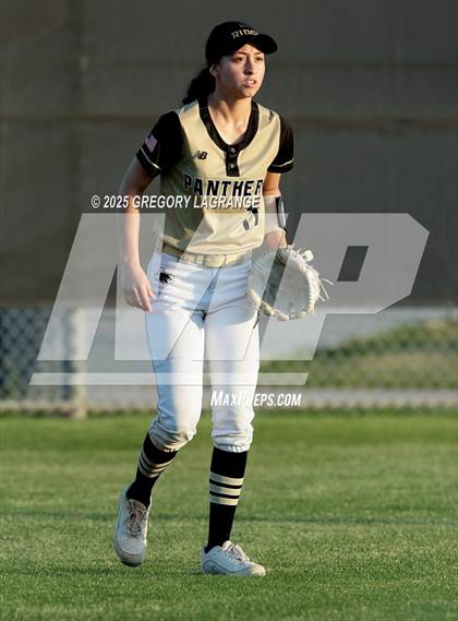 Thumbnail 3 in Chisholm Trail vs Fossil Ridge photogallery.