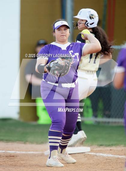 Thumbnail 2 in Chisholm Trail vs Fossil Ridge photogallery.