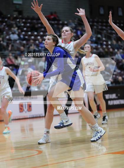 Thumbnail 2 in Carbon vs. Grantsville (UHSAA 3A 3rd Place) photogallery.